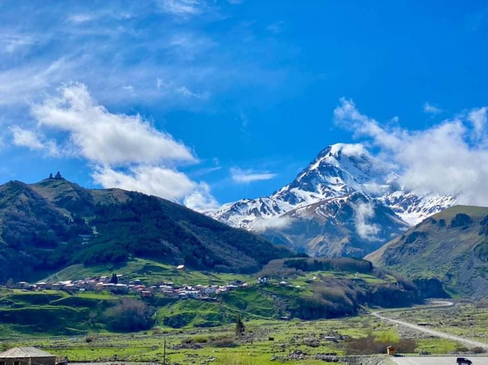 Kazbegi Inn Exterior photo