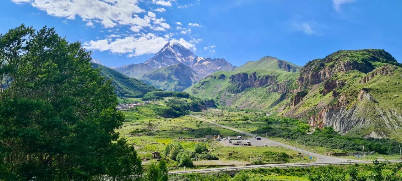 Kazbegi Inn Exterior photo